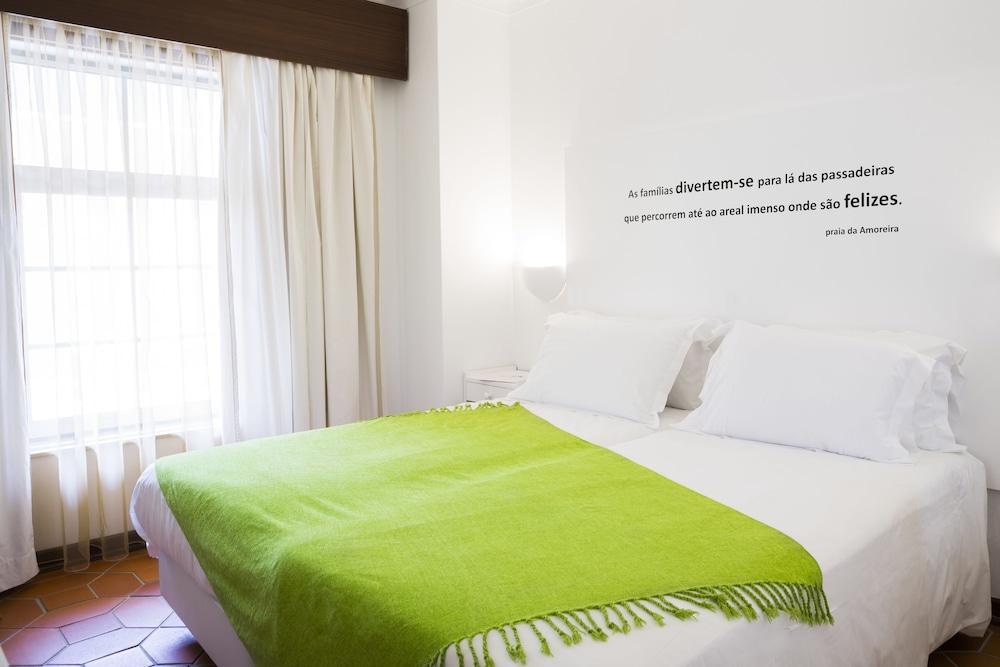 Hotel Alcatruz Aljezur Bagian luar foto